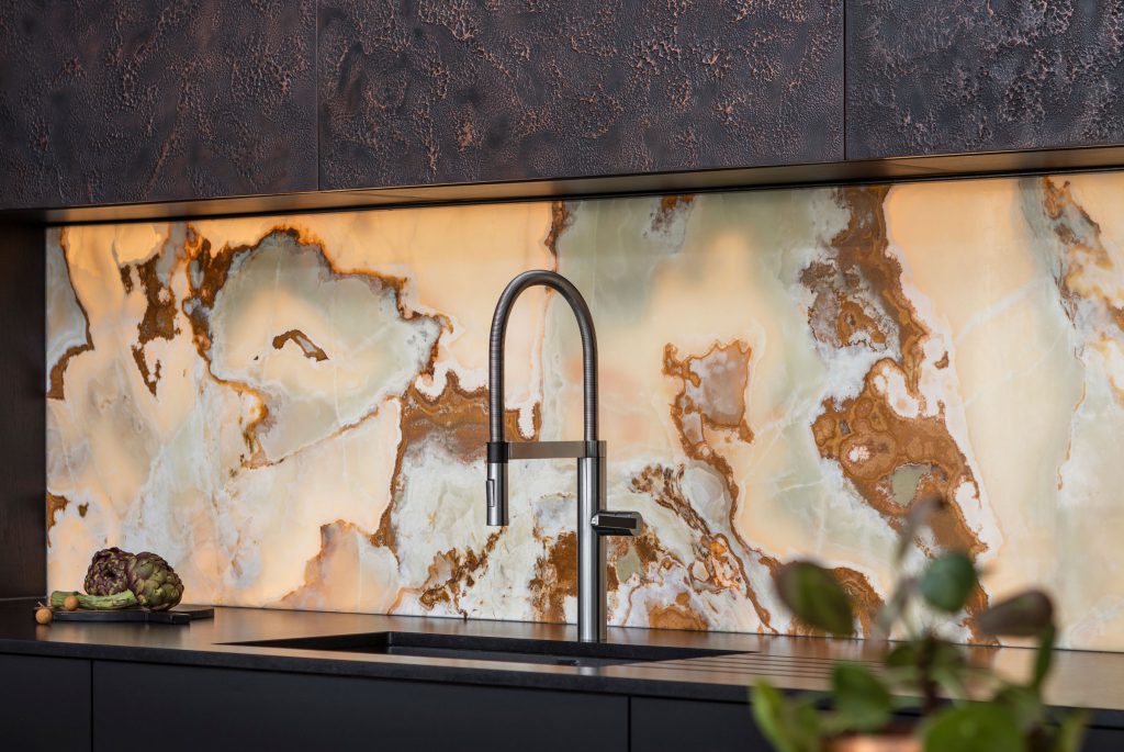 onyx kitchen splashback